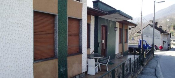 3 bedrooms House in Casale Corte Cerro, Italy No. 154577 5