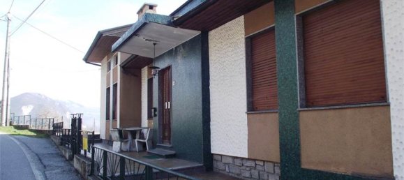 3 bedrooms House in Casale Corte Cerro, Italy No. 154577 4
