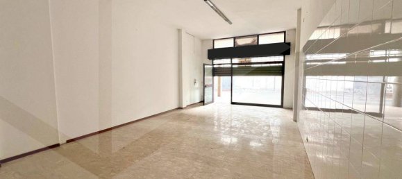 2 rooms Commercial property in San Salvo, Italy No. 21212 4