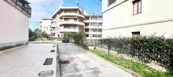 2 rooms Commercial property in San Salvo, Italy No. 21212 6