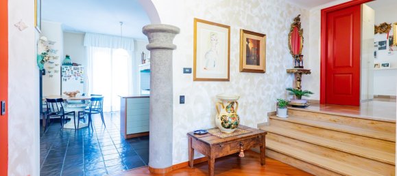 Villa T4 em Veduggio con Colzano, Italy N.º 194775 3