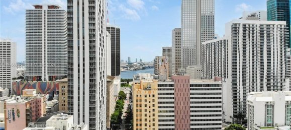 2 dormitorios propiedad comercial en venta en Miami, Miami-Dade, Florida, USA № 615594 2