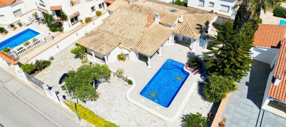 5 bedrooms House in Empuriabrava, Spain No. 82926 23