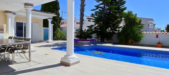 5 bedrooms House in Empuriabrava, Spain No. 82926 22