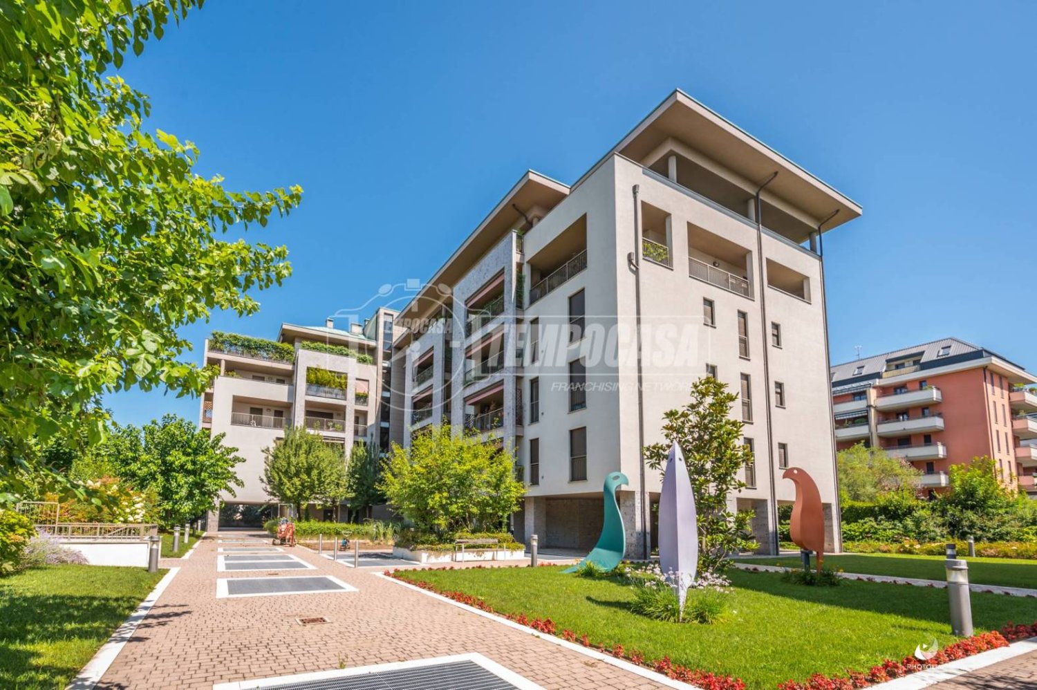 2 bedrooms Apartment in Milan, Italy No. 265262