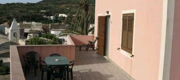 Edificio en Pantelleria, Italy 360 m² No. 116164 2