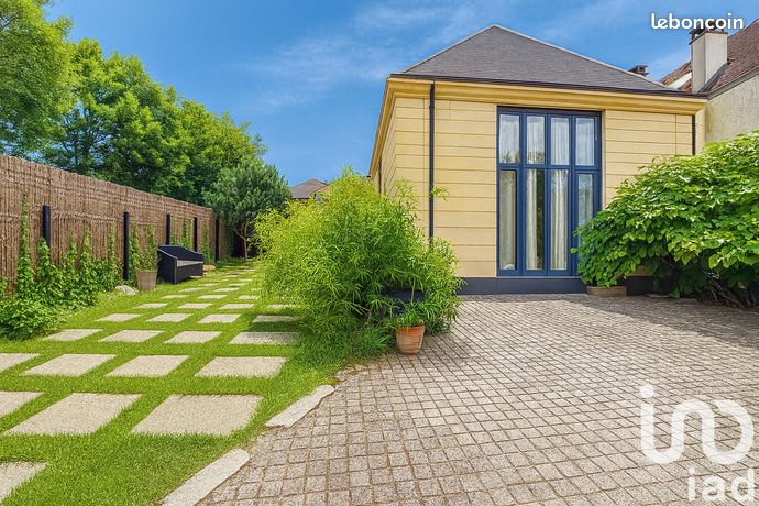 1 bedroom House in Mandres-les-Roses, France No. 282258