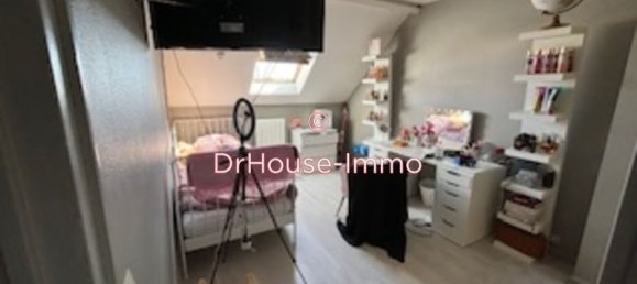 4 bedrooms House in Les Mureaux, France No. 179681 7