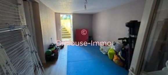 4 bedrooms House in Les Mureaux, France No. 179681 14