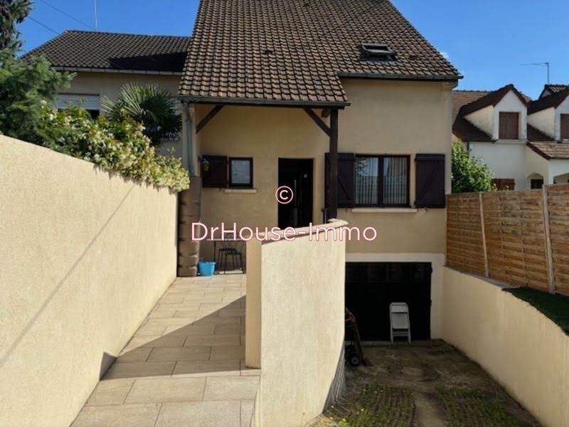 4 bedrooms House in Les Mureaux, France No. 179681