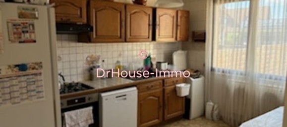 4 bedrooms House in Les Mureaux, France No. 179681 3