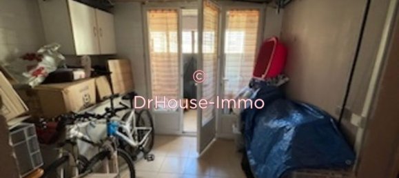 4 bedrooms House in Les Mureaux, France No. 179681 15