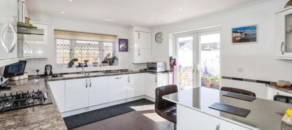 4 bedrooms House in South Hayling, United Kingdom No. 10591 7