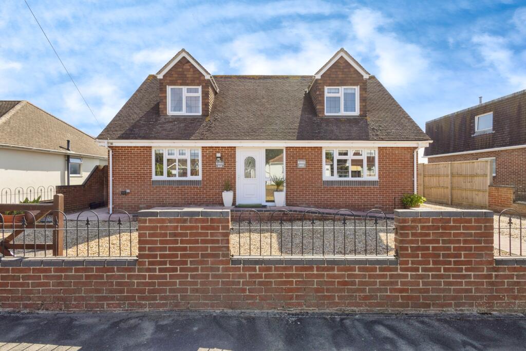4 bedrooms House in South Hayling, United Kingdom No. 10591