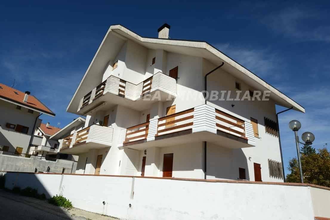 Apartamento de 3 habitaciónes en Ovindoli, Italy No. 112987