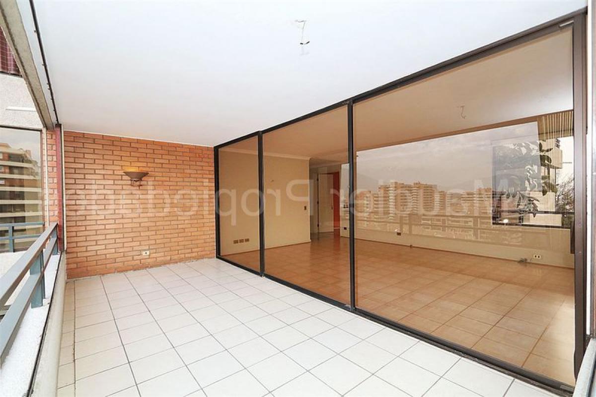 3 bedrooms Apartment in Santiago, Chile No. 1572