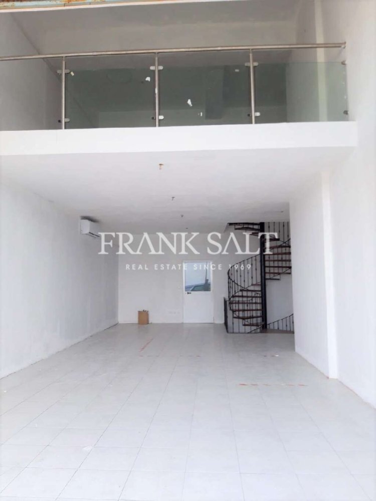 180m² Shop in Saint Paul's Bay, Malta No. 13395