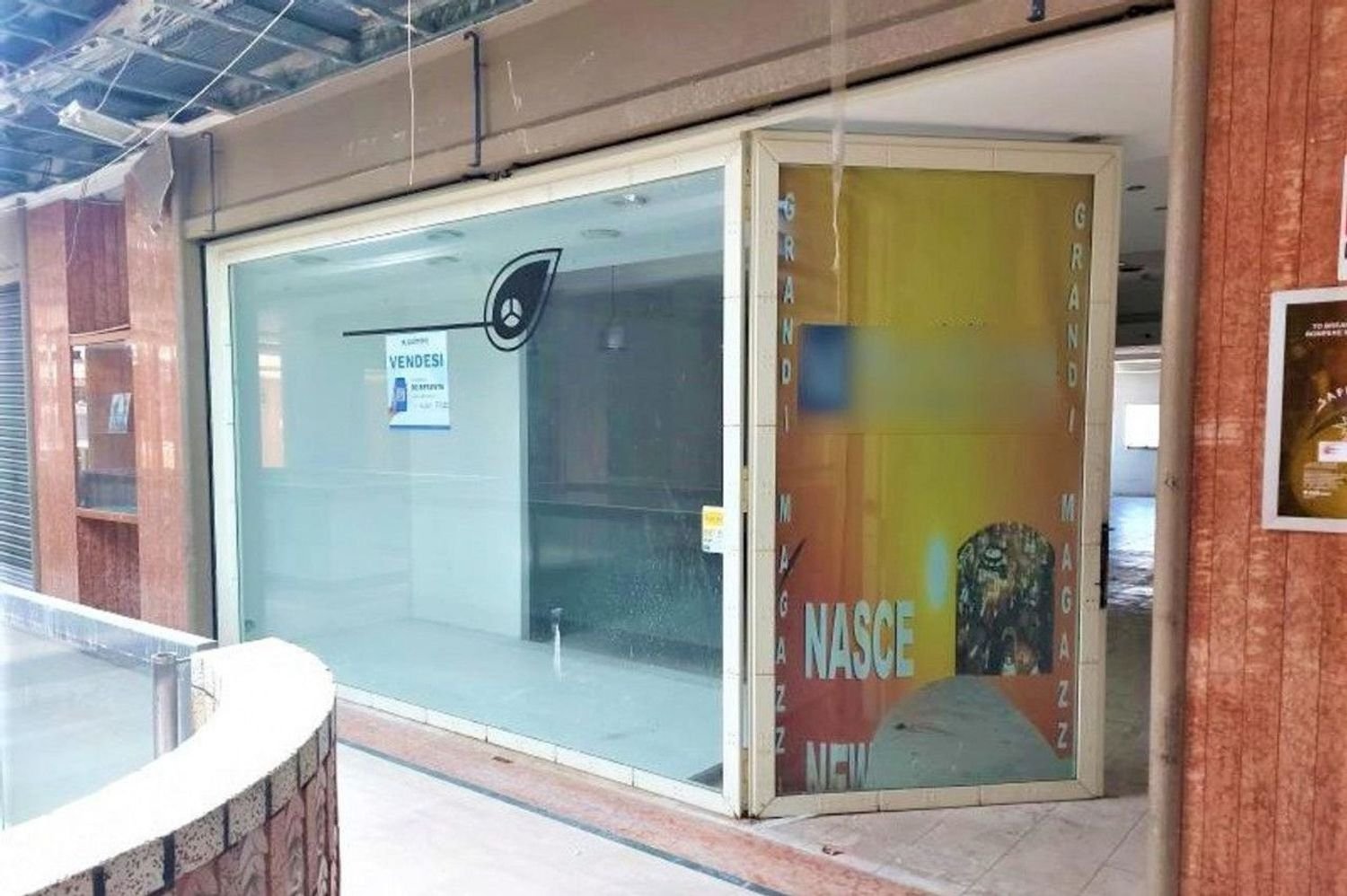 233m² Commercial property in Casalnuovo di Napoli, Italy No. 370801