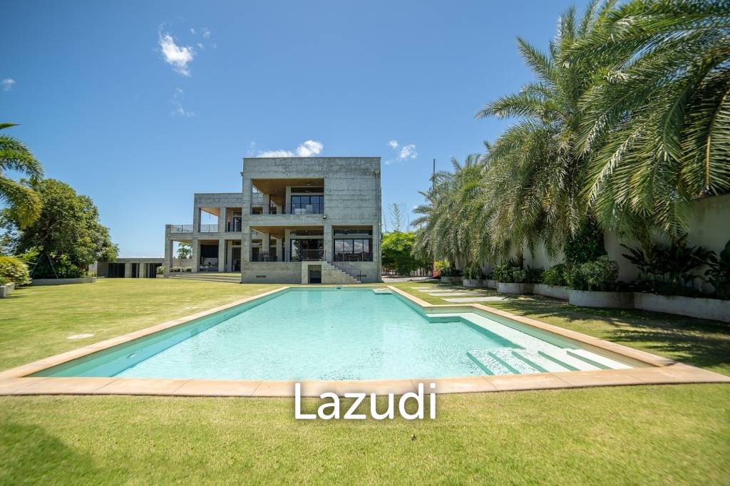 9 bedrooms Cafe / restaurant in Bang Lamung, Thailand No. 15395