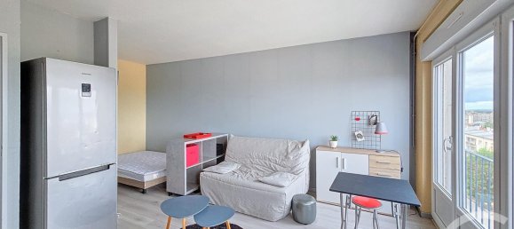 Studio in Troyes, France No. 160254 3