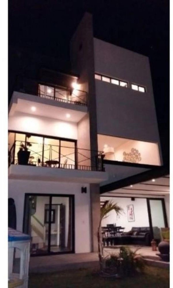 4 bedrooms House in Queretaro, Mexico No. 147710