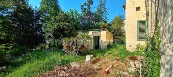 7 bedrooms Villa in Florence, Italy No. 48615 3