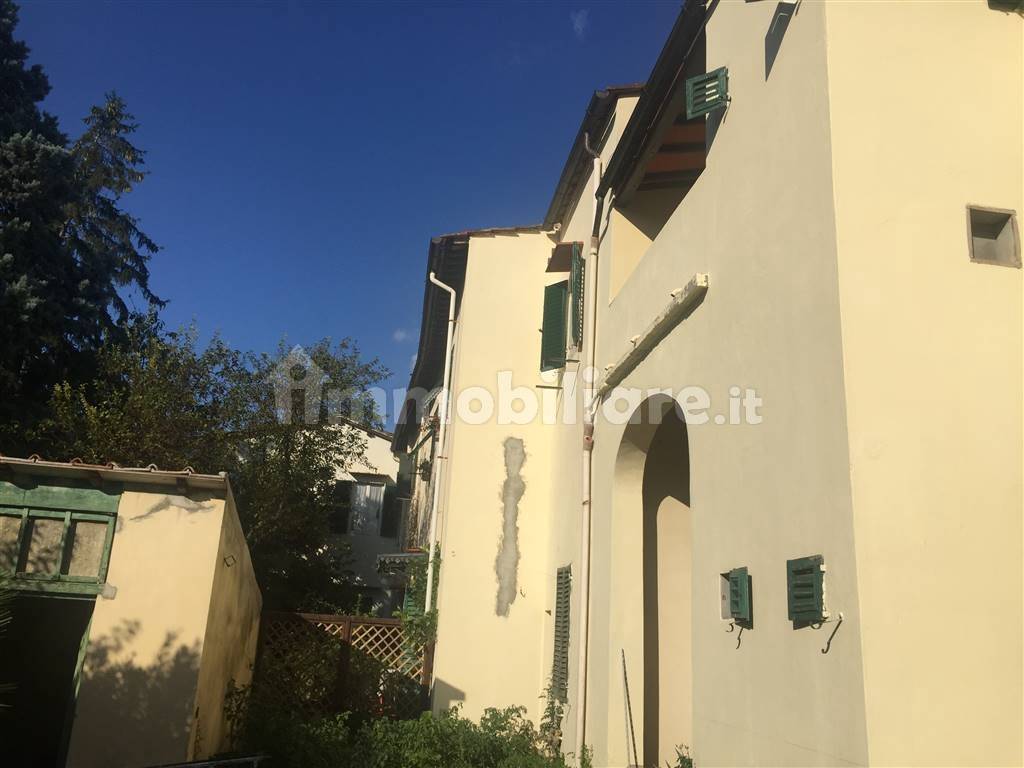 7 bedrooms Villa in Florence, Italy No. 48615