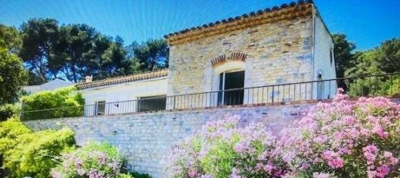 4 bedrooms Villa in Vallauris, France No. 195130 2