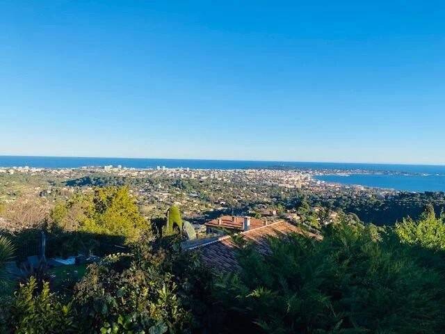 4 bedrooms Villa in Vallauris, France No. 195130