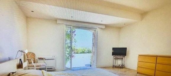 4 bedrooms Villa in Vallauris, France No. 195130 9