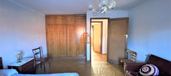 Casa de 6 dormitorios en León, Spain No. 29001 10