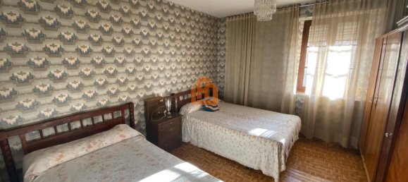 Casa de 6 dormitorios en León, Spain No. 29001 12