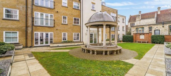 1 bedroom Apartment in Epsom, United Kingdom No. 9740 8