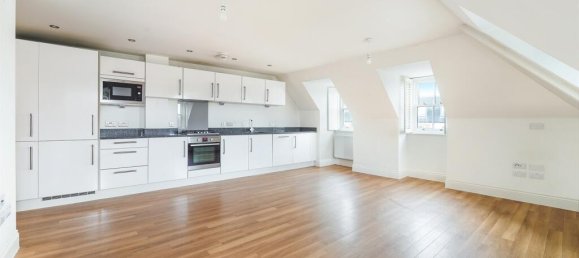 1 bedroom Apartment in Epsom, United Kingdom No. 9740 2
