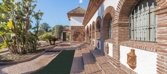 4 bedrooms Villa in Marbella, Spain No. 52958 6