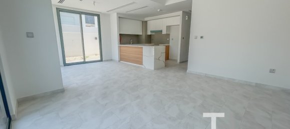 4 bedrooms Townhouse in Dubai Land, UAE No. 33334 3