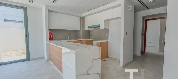 4 bedrooms Townhouse in Dubai Land, UAE No. 33334 5