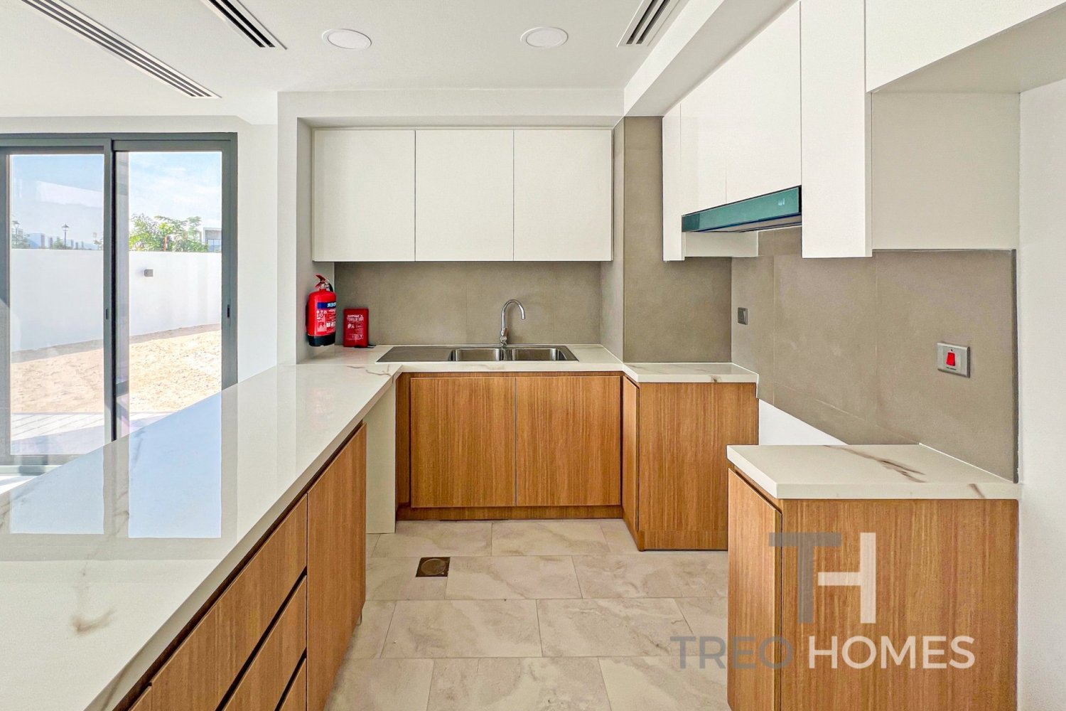 4 bedrooms Townhouse in Dubai Land, UAE No. 33334