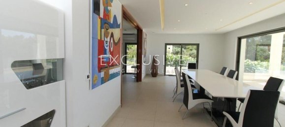 5 bedrooms Villa in Portimao, Portugal No. 7637 11