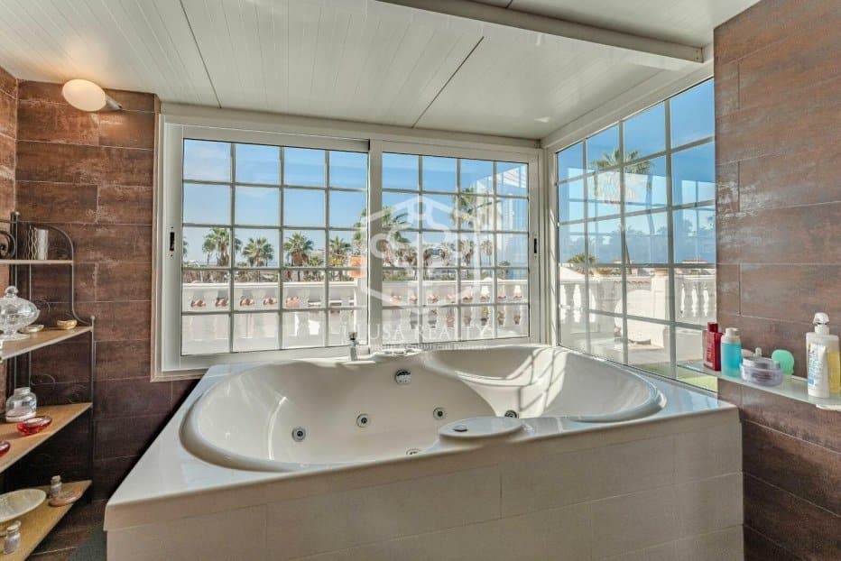 3 Schlafzimmer Villa in Adeje, Spain, Nr. 11398