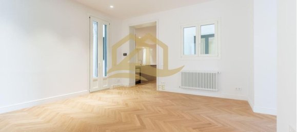 2 bedrooms Apartment in Ciutat Vella, Spain No. 34002 20