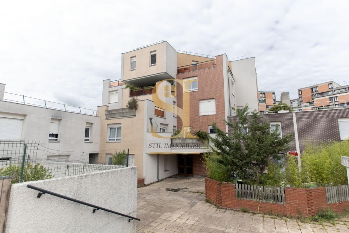 3 bedrooms Apartment in Evry, France No. 296525