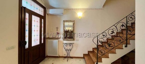 2 bedrooms House in Novellara, Italy No. 374288 3