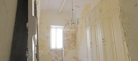 3 bedrooms Farm in Lija, Malta No. 199 32