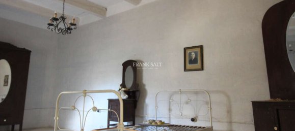 3 bedrooms Farm in Lija, Malta No. 199 6