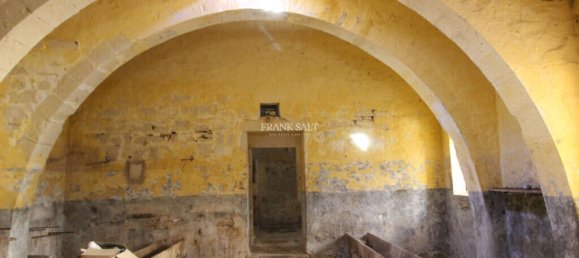 3 bedrooms Farm in Lija, Malta No. 199 34