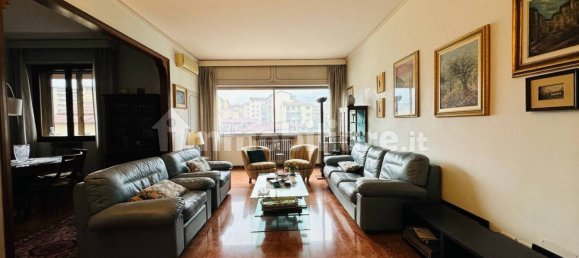3 bedrooms Apartment in Florence, Italy No. 375711 2