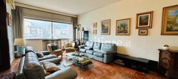 3 bedrooms Apartment in Florence, Italy No. 375711 3