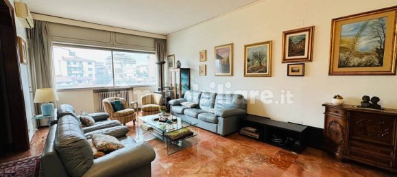 3 bedrooms Apartment in Florence, Italy No. 375711 4