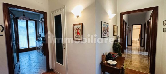 3 bedrooms Apartment in Florence, Italy No. 375711 12
